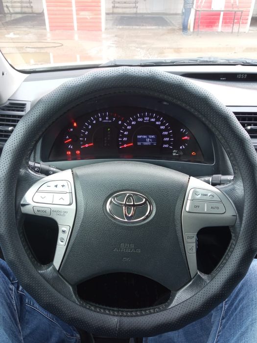 Тойота Камри 2010г
