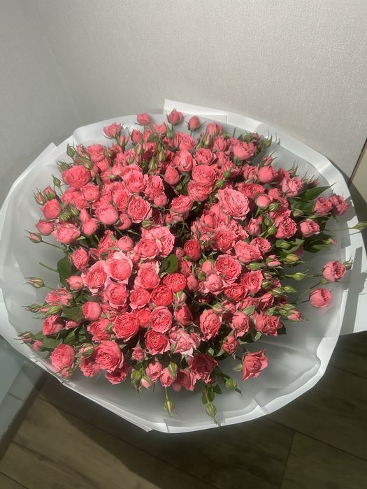 Кустовые розы 90 см