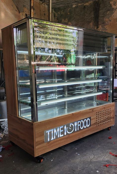 Витрина холодильник