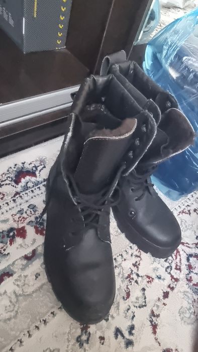 Продам Зимние спец ботинка