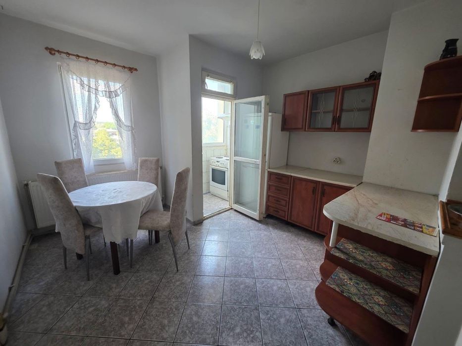 Продава се 3- стаен апартамент в кв. Бадема