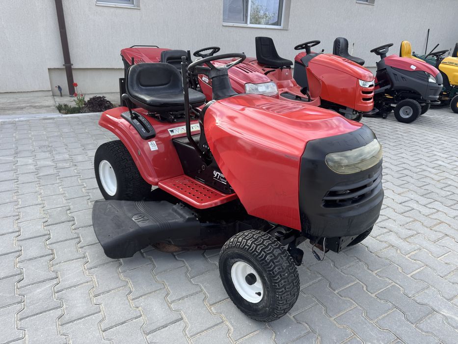 Tractor tractoras tuns iarba gazon 13 CP