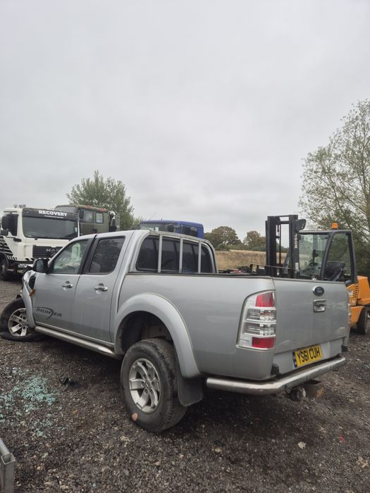 Bena spate ford ranger an 2011
