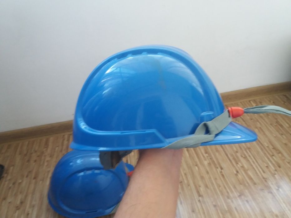Продам рабочие каски