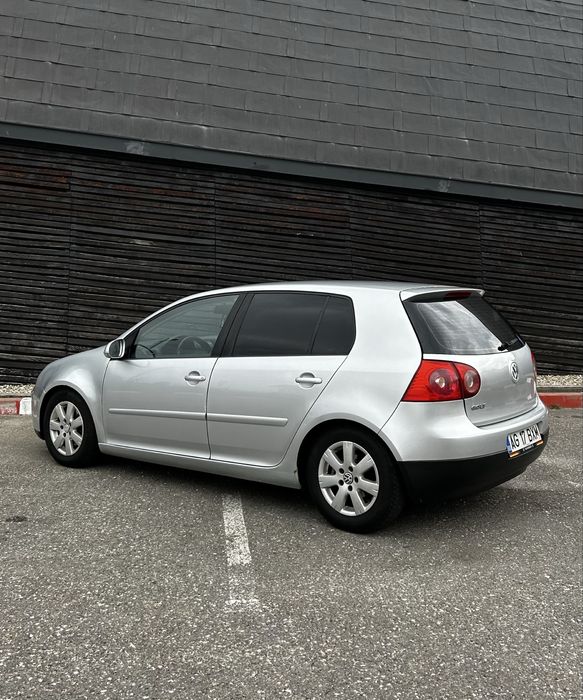Vând Volkswagen Golf 5