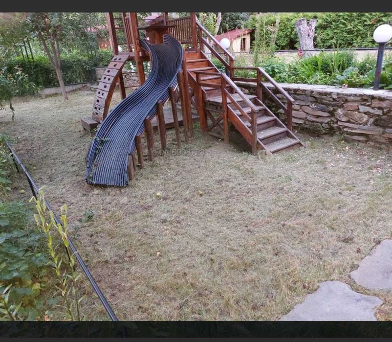 Поддръжка на тревни площи