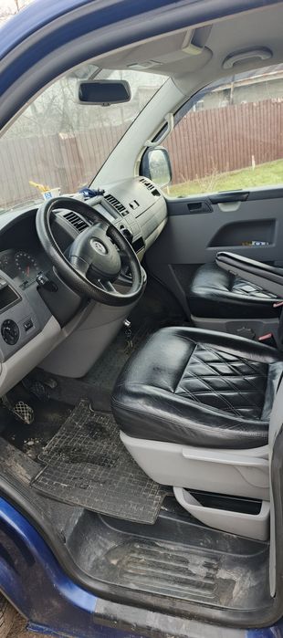 Volkswagen Transporter T5 an 2009 extra lung 5 locuri