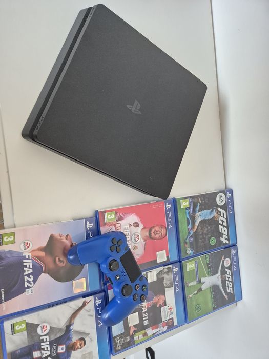 PlayStation 4 Slim 1TB + EA Sports FC 25 + 5 футболни заглавия .Пълен комплект