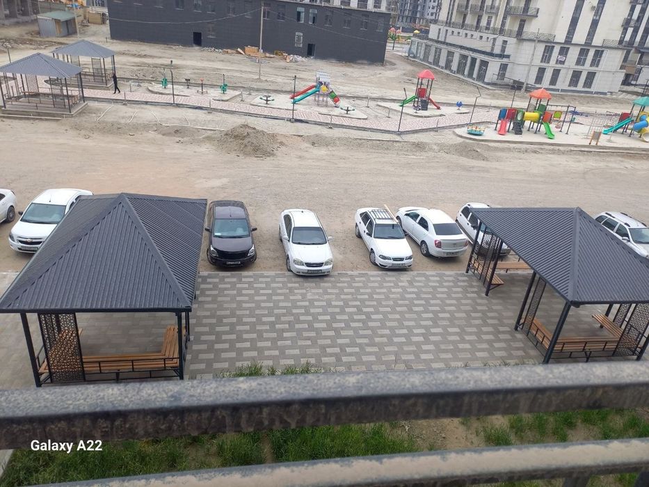 2 хонали квартира 3 этаж Бухара сити