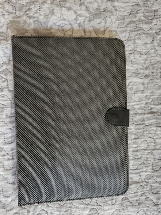 Калъф за таблет с клавиатура