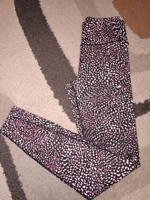 Нов клин Tommy Hilfiger XS размер