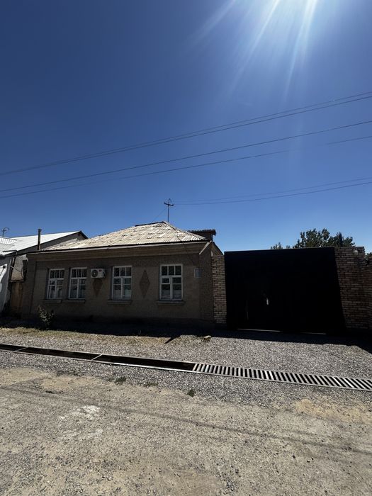 Uy sotiladi , дом продаётся . Hovli