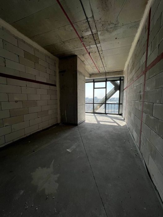 Продаётся коммерция 37м², Piramit Tower, коробка. Нукусская