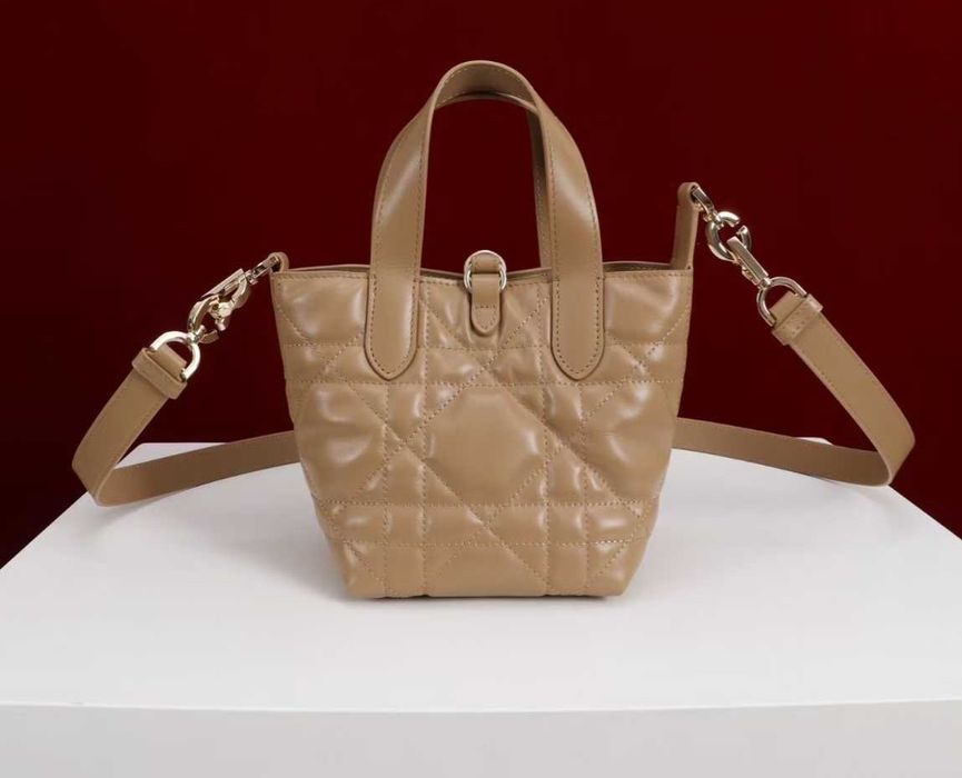 Чанта dior* естествена кожа,налична