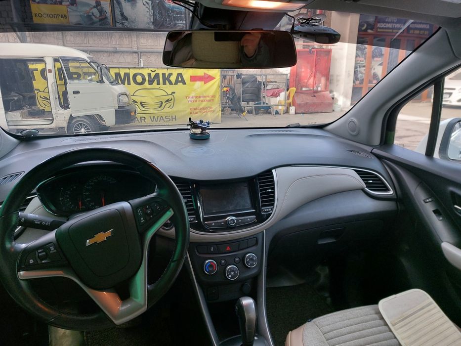 Продаю срочно трекер примьер. В отличном состоянии. Без вложения.