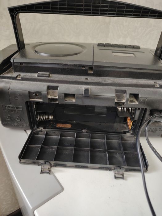 Радио магнитола Sony CFD- V30