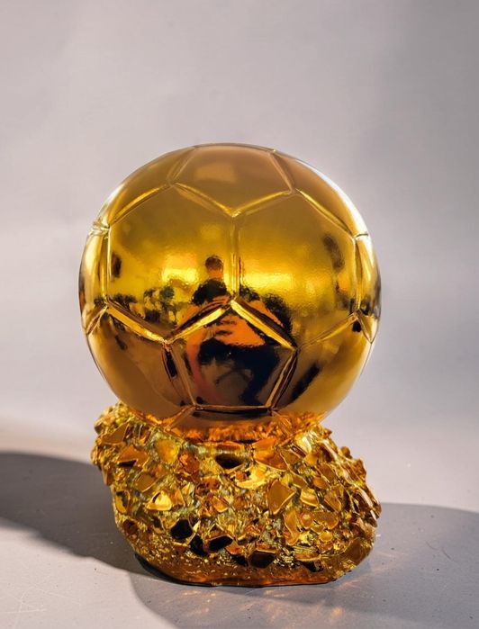 Златна Футболна Топка Ballon d'Or - 16см Трофей | Подарък за футболист