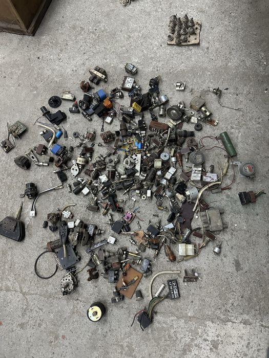 Кнопки, переключатели реле тумблеры диоды глазки