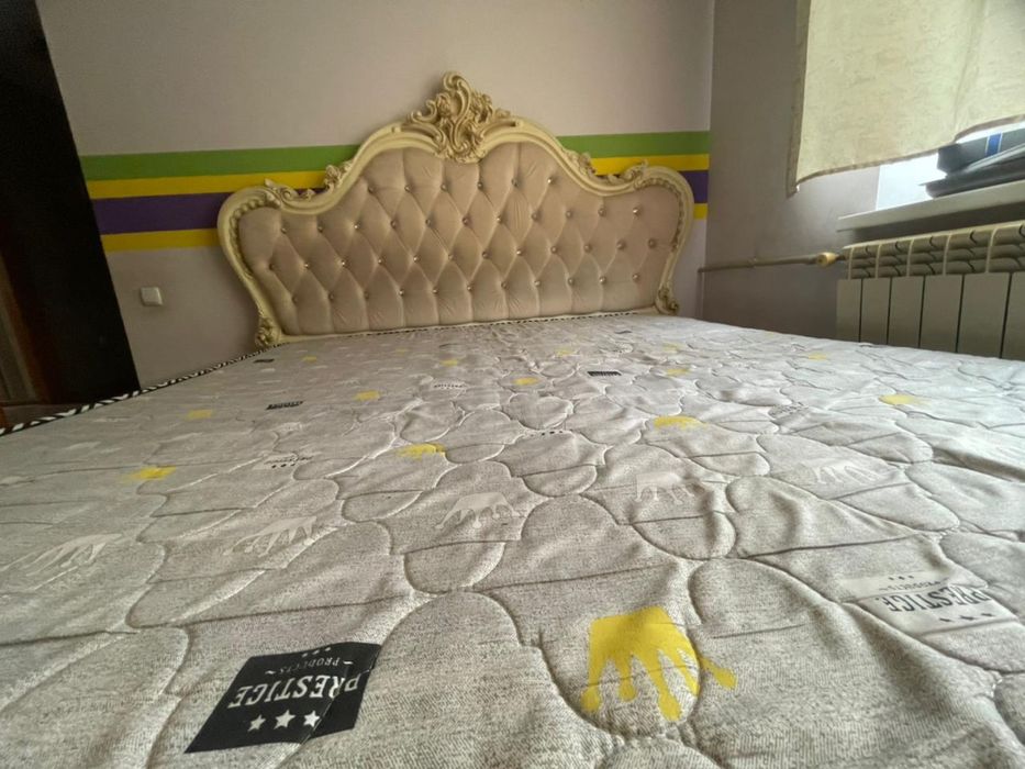 Спальный кровать