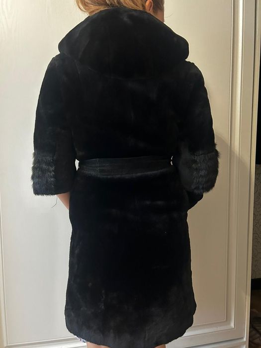 Продам шубу натуралка