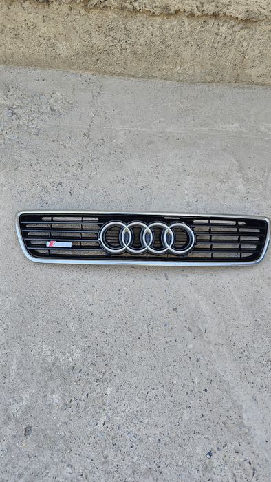Решетка радиатора на Audi А6 с4