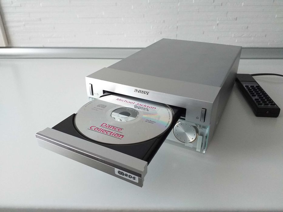Amplificator SONY HCD-SD1 cu CD, Tuner(radio)FM-AM AUX si telecomanda
