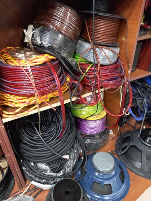 Микшеры усилители акустика и кабеля для ресторанов баров и караоке.