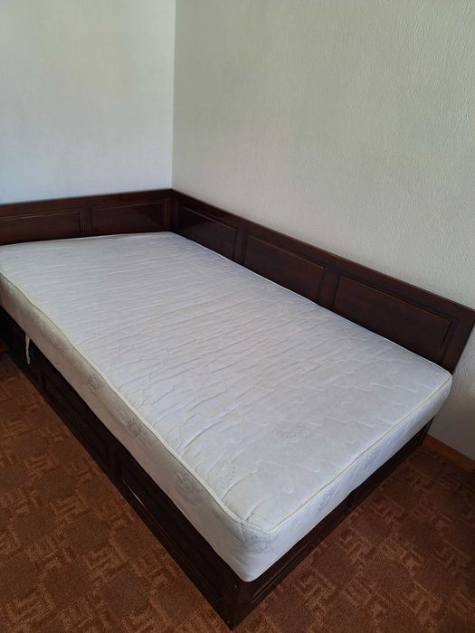 Легло МАСИВ + матрак 120/200 гр. Асеновград • OLX.bg