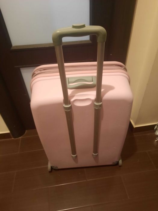 Troler mare geamantan