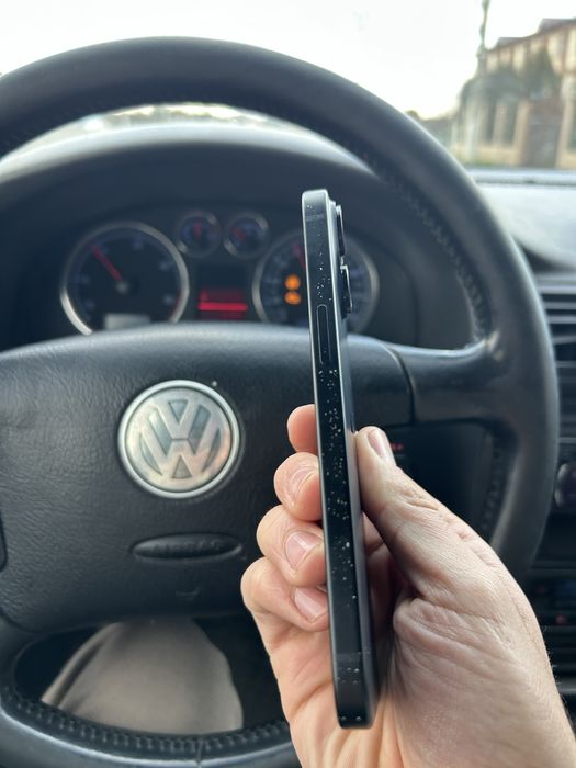 Vand iphone 15 negru 128 gb neverlocked