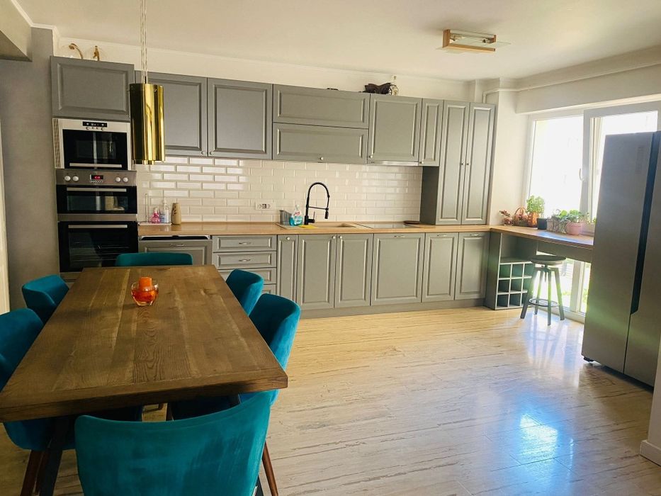 Inchirierez apartament cu 4  camere in Borhanci, la 300 metri de intersecția cu strada Constantin Brâncuși.
