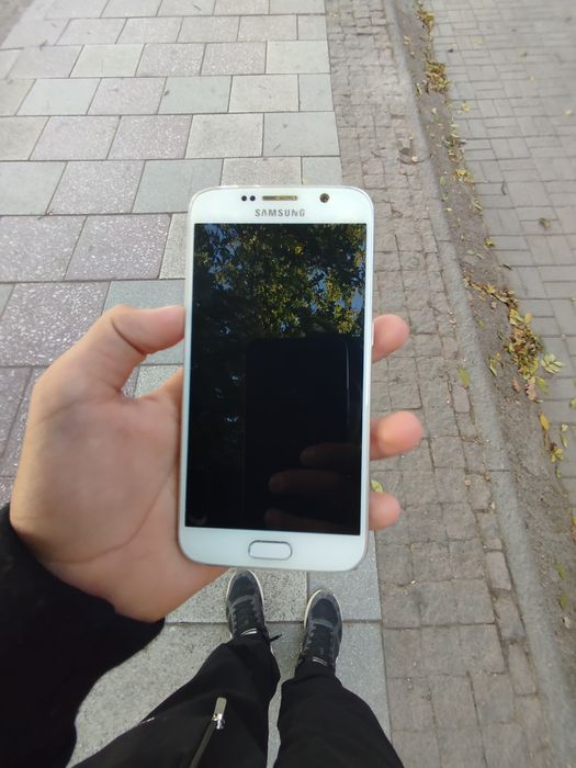 Продам samsung s6 30000
