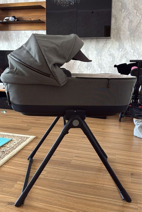 Inglesina Aptica XT 2 в 1 продам коляску