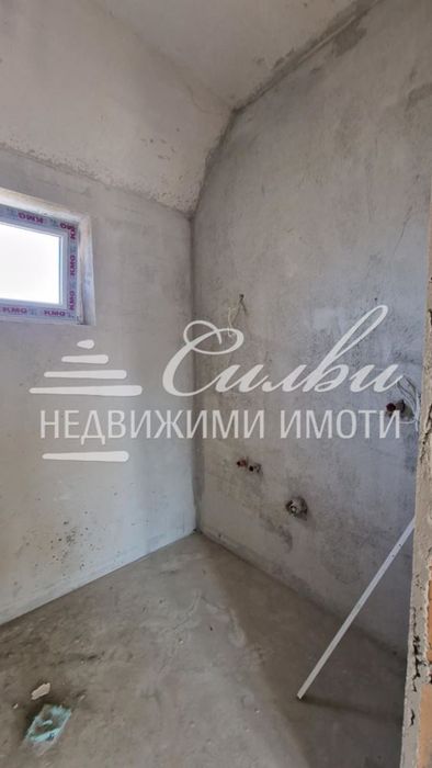 Продава се Двустаен апартамент в Шумен, Добруджански - 71 кв.м за 1257 €/кв.м - Снимка #3
