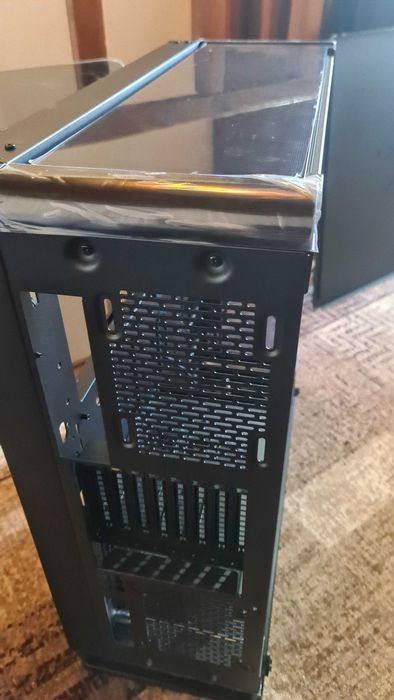 Компютърна кутия Thermaltake core p8 TG - Чисто Нова!