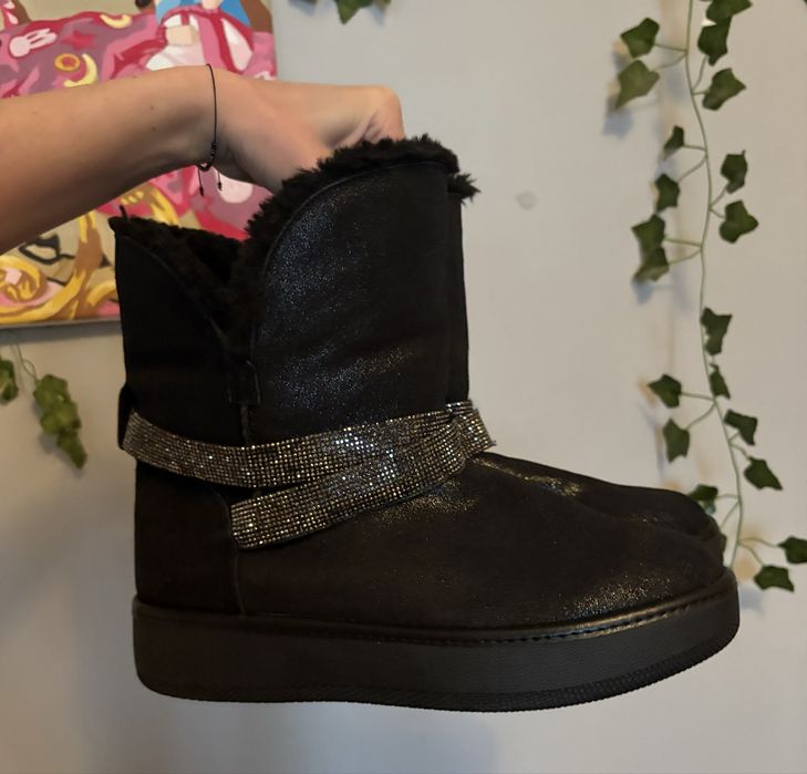 Женские черные угги