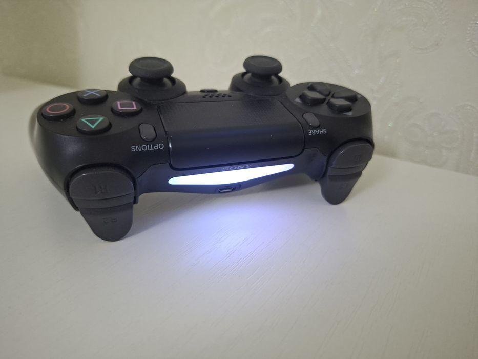 Джойстик для PlayStation 4