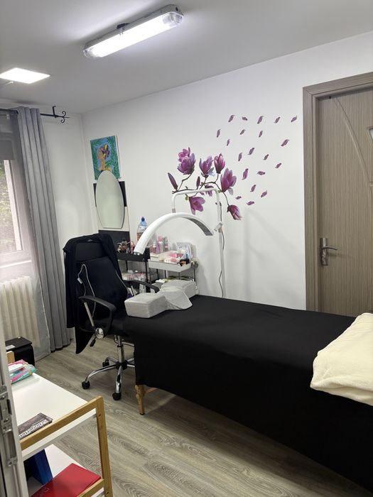 Inchiriez spatiu salon infrumusetare