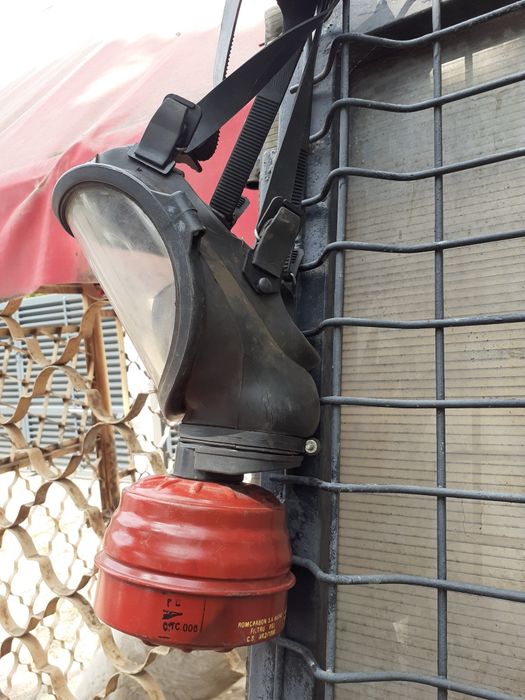 MASCĂ  DE GAZE ...cu filtrul.  Petru colecție.