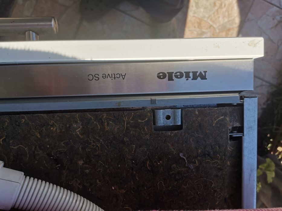 Masina de Spalt Vase Miele 60cm