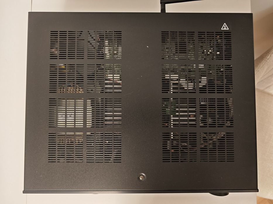 Amplificator cu streamer și HDMI Yamaha R-N1000A