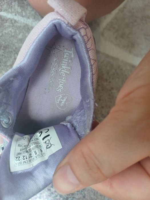SKECHERS,  NR. 22 Luminite