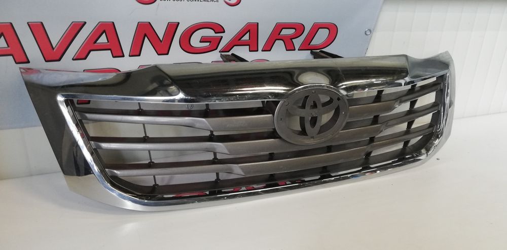 Предна решетка Toyota Hilux 2011-2016