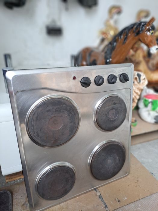 Плот за вграждане Whirlpool 4 котлона 
4 Котлона