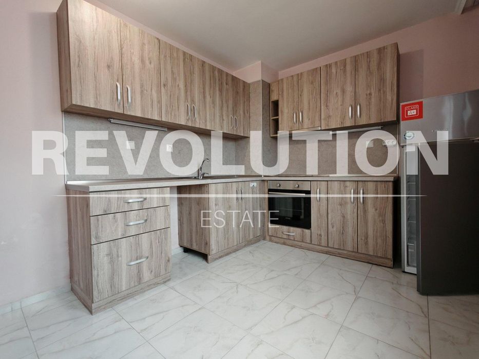 Дава се под наем Многостаен апартамент в Пловдив, Христо Смирненски - 150 кв.м за 900 € - Снимка #2