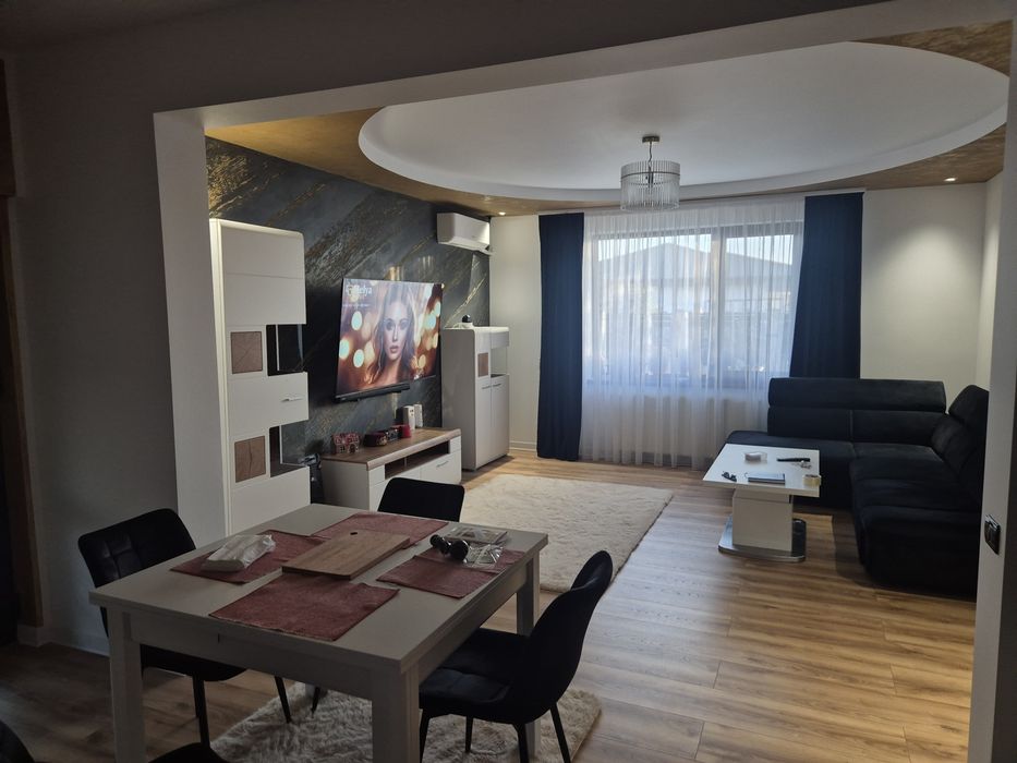 Casa cu etaj ,teren 1120mp,full utilitati, intravilan, HALA