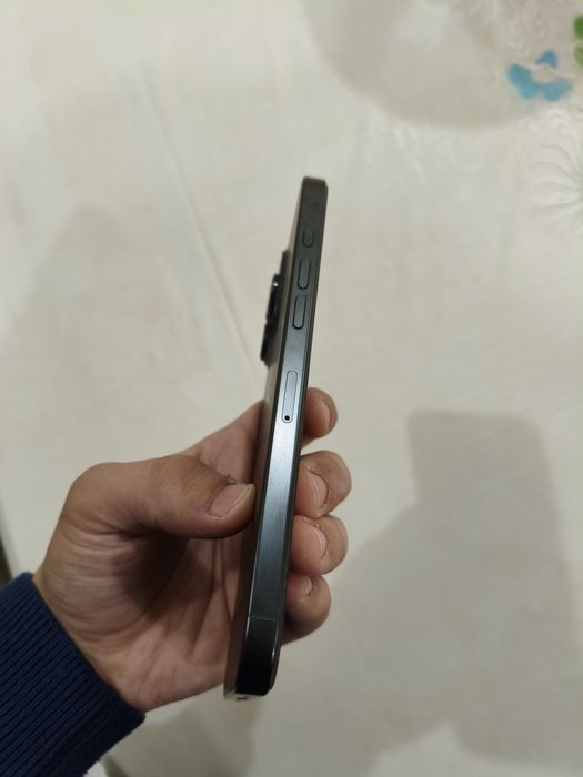 iPhone 16 Pro Max Black titanium