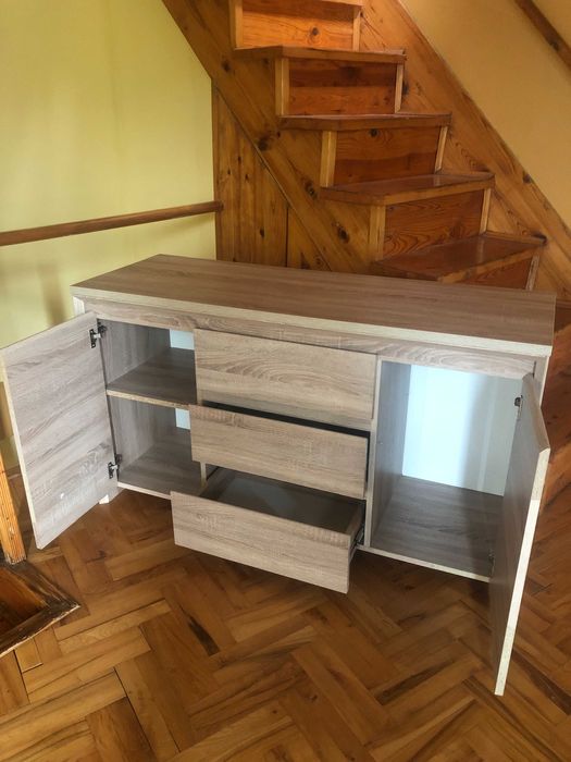 Комод-3 чекмеджета и 2 врати