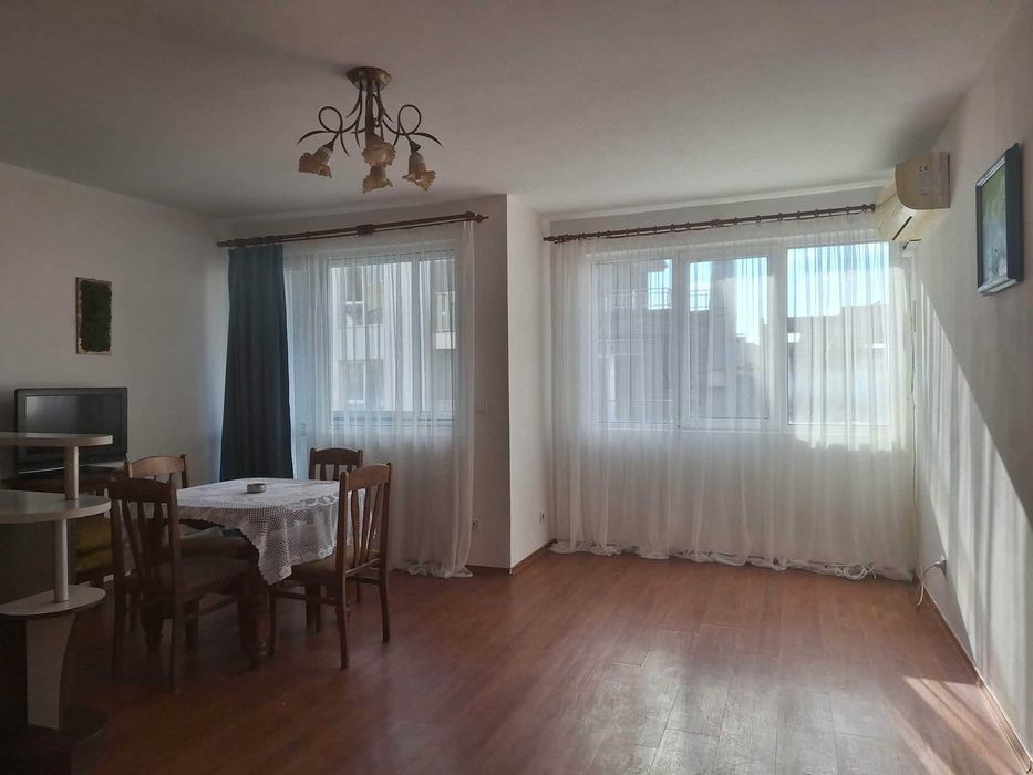 Отдавам под наем тристаен апартамент Колхозен пазар гр. Варна