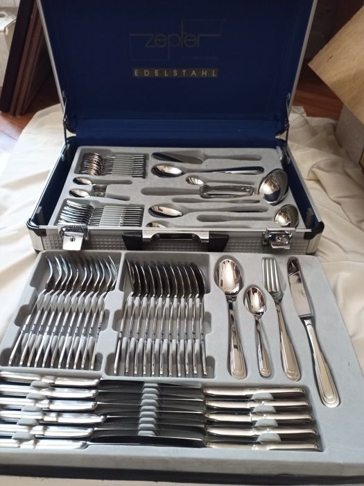 Прибори за хранене Zepter